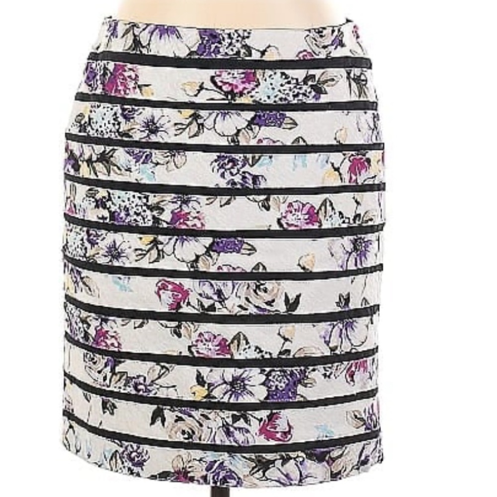 White House Black Market white floral layered skirt